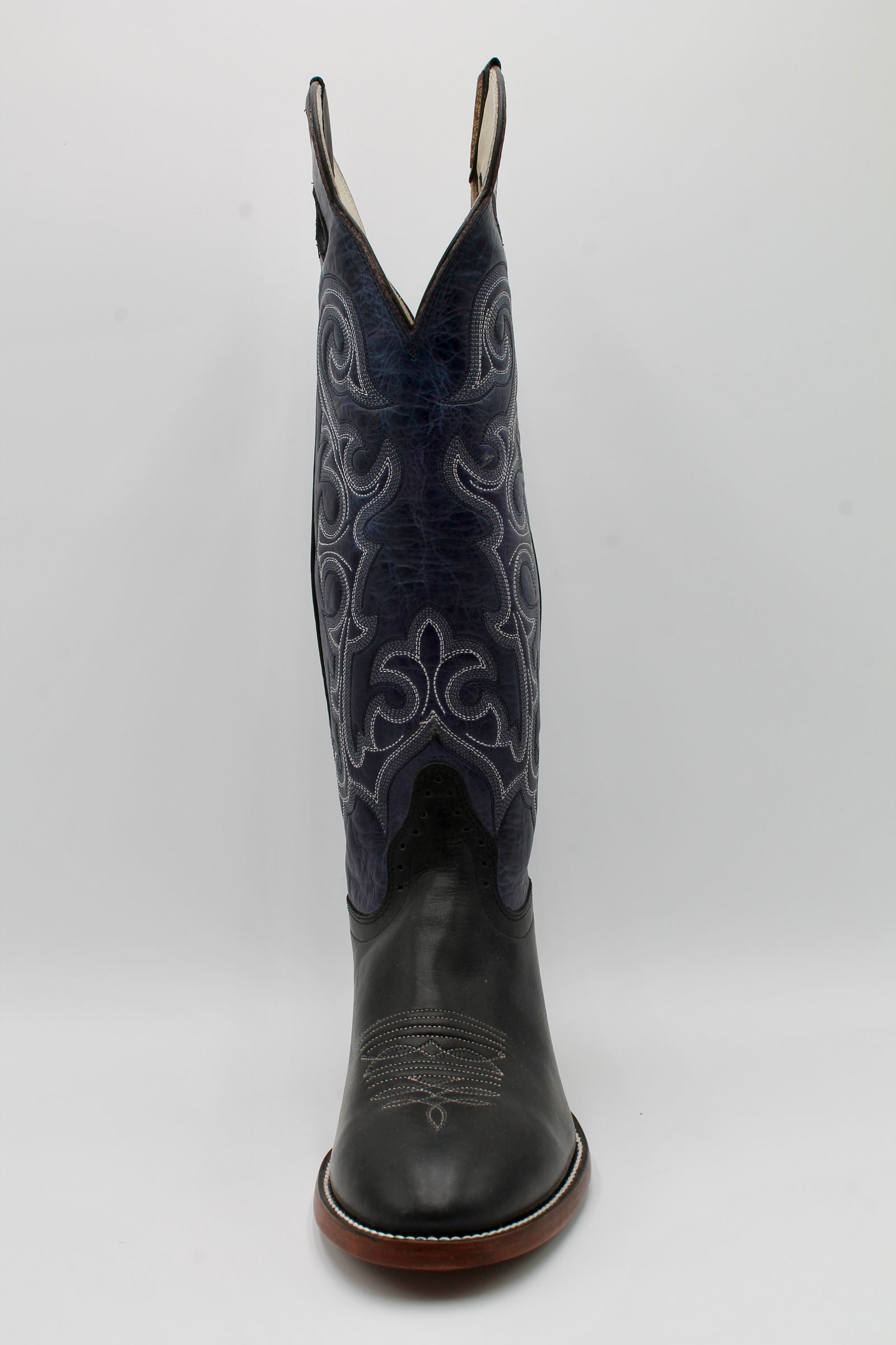 2210 - Carter's Boots and Repair