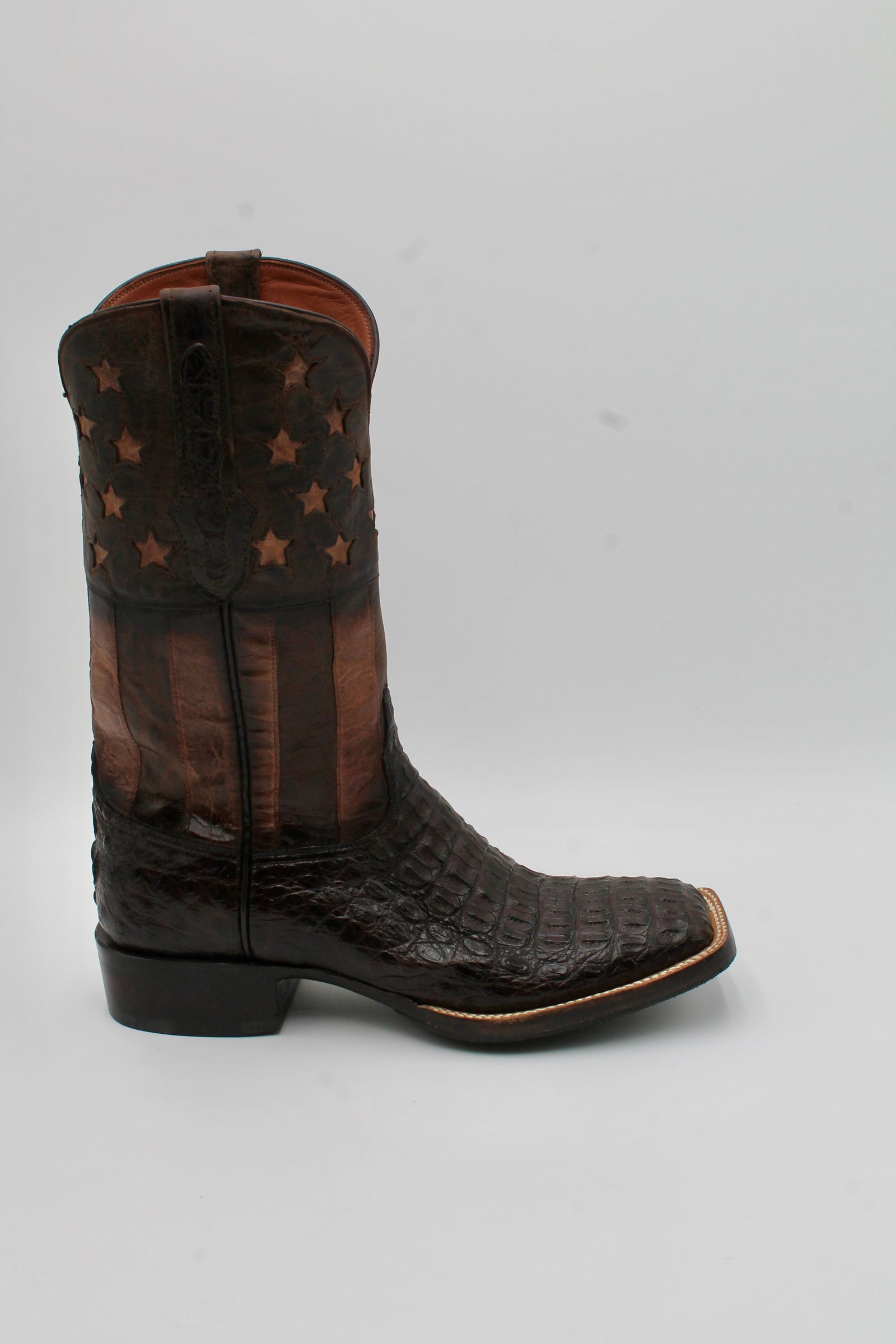 Black Jack Caiman Hornback 9D